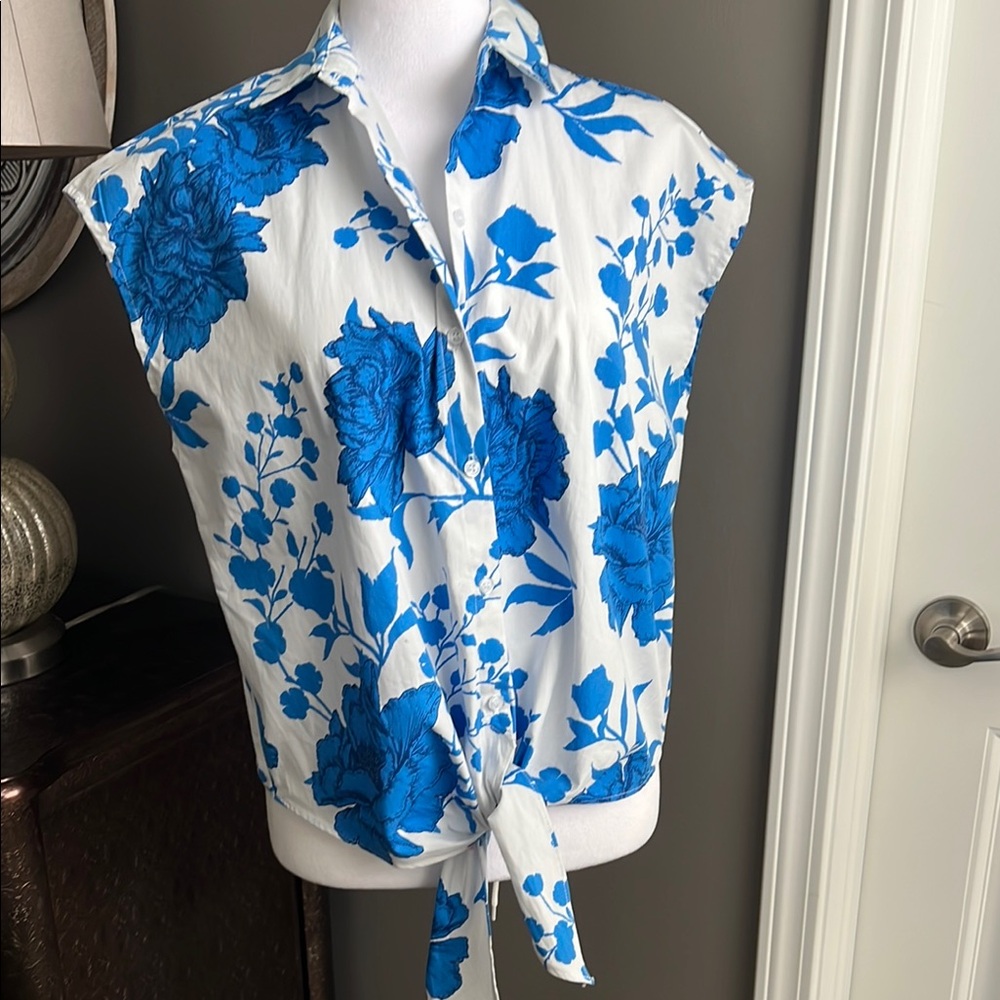 C by one floral Blue and White Women's Top